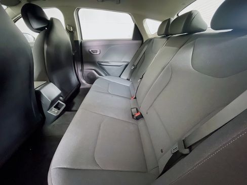 Used 2025 Kia K4 LXS image 26