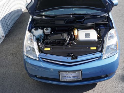 Used 2009 Toyota Prius Touring FWD image 21