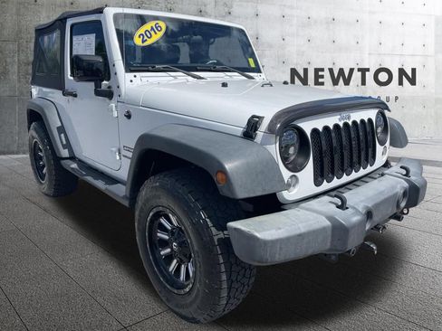 Used 2016 Jeep Wrangler Sport w/ Connectivity Group AWD/4WD image 1