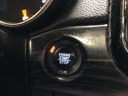 Used 2020 Jeep Grand Cherokee Altitude image 26