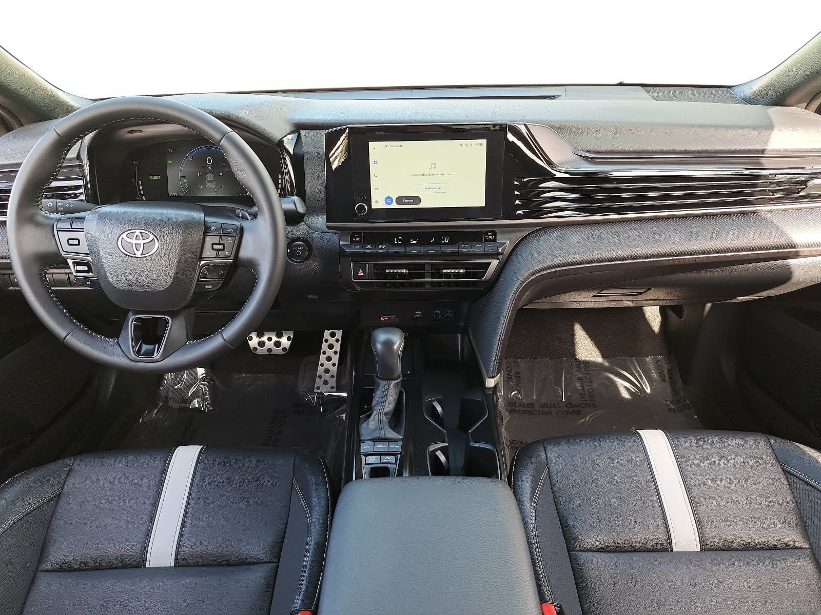 Used 2025 Toyota Camry SE w/ Convenience Package FWD image 9