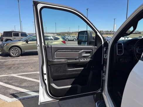 Used 2024 RAM 3500 Big Horn AWD/4WD image 9