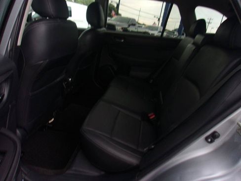 Used 2015 Subaru Outback 2.5i Limited AWD/4WD image 8