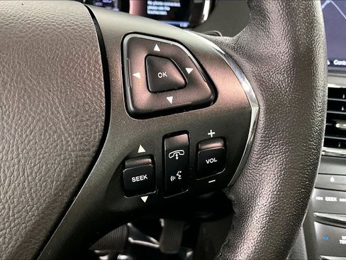 Used 2019 Lincoln MKT AWD image 19