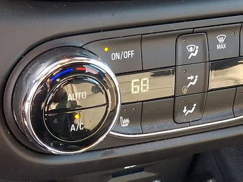 Used 2021 Chevrolet TrailBlazer ACTIV w/ Technology Package AWD/4WD image 17