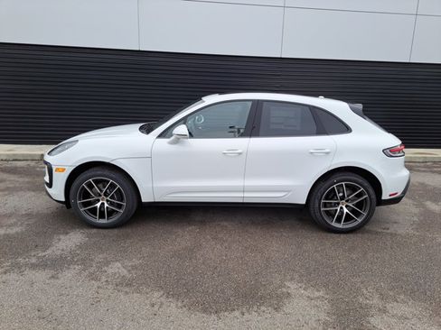 Used 2026 Porsche Macan AWD/4WD image 2