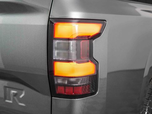 Certified 2025 Nissan Frontier S image 9