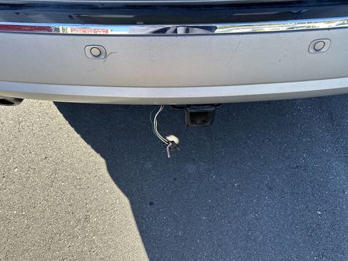 Used 2011 Buick Enclave CXL image 18