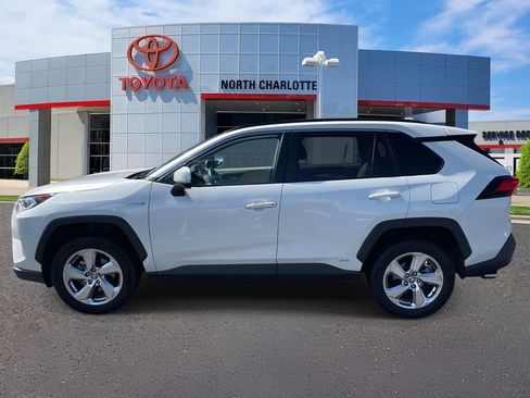 Used 2021 Toyota RAV4 XLE Premium image 7