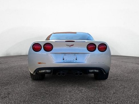 Used 2007 Chevrolet Corvette Coupe w/ Performance Package RWD image 4