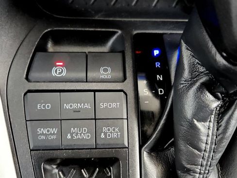 Used 2024 Toyota RAV4 LE AWD/4WD image 34