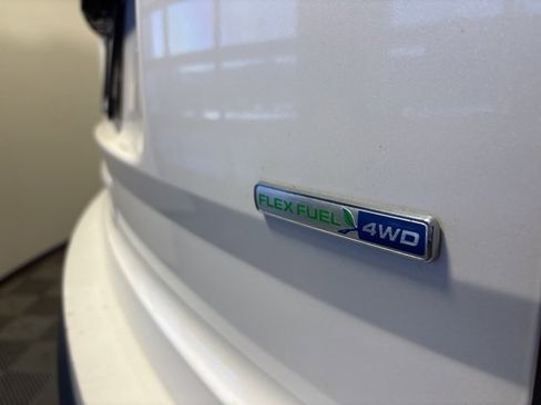 Used 2014 Ford Explorer XLT w/ Equipment Group 202A image 28