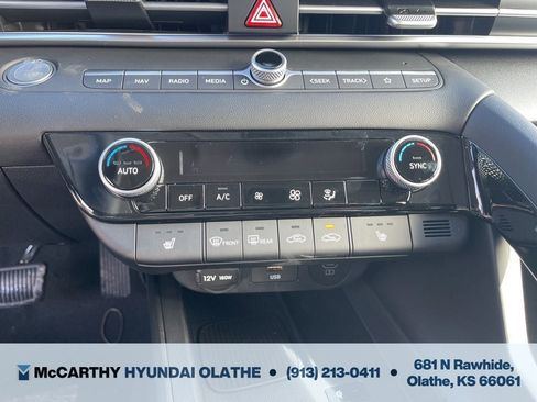 Certified 2025 Hyundai Elantra SEL FWD image 24