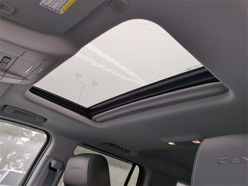 Used 2018 GMC Yukon Denali image 22