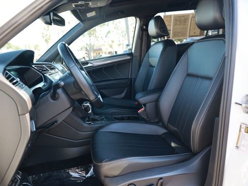 Used 2023 Volkswagen Tiguan SE R-Line image 17