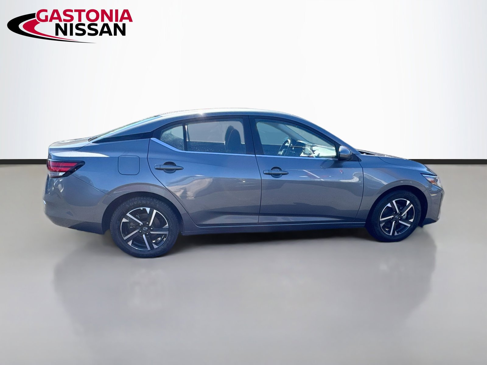 Used 2025 Nissan Sentra SV FWD image 10