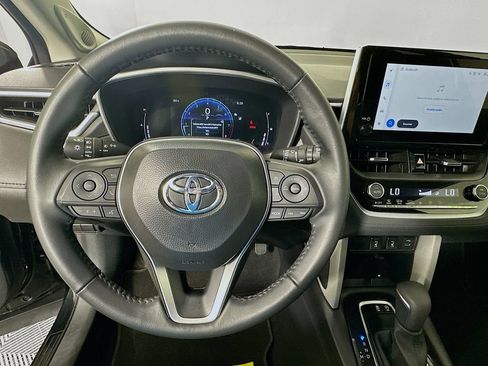 Certified 2025 Toyota Corolla Cross XLE w/ Convenience Package FWD image 11