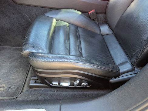 Used 2017 Porsche Panamera 4 w/ Premium Package image 23