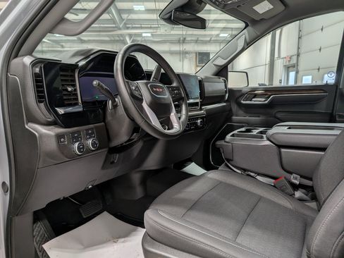 Used 2024 GMC Sierra 1500 SLE w/ Preferred Package image 15