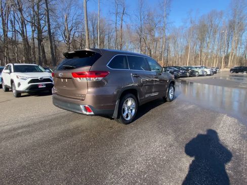 Used 2017 Toyota Highlander Limited image 14