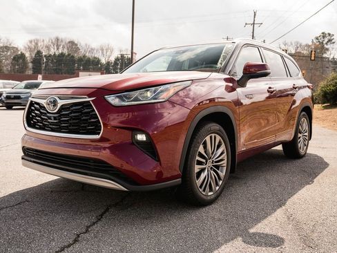 Certified 2021 Toyota Highlander Platinum image 3