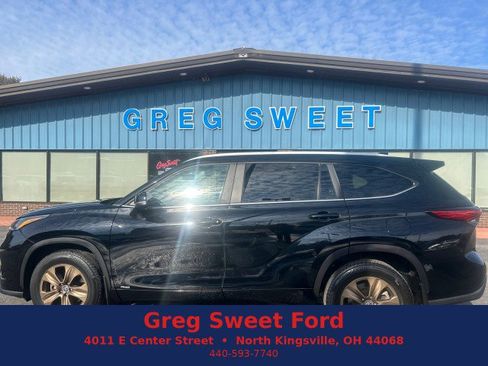 Used 2023 Toyota Highlander Bronze Edition image 1