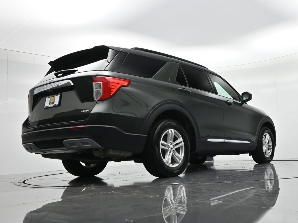 Used 2024 Ford Explorer XLT w/ Equipment Group 202A AWD/4WD image 22