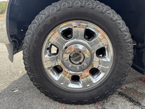 Used 2015 Ford F250 Lariat w/ Lariat Ultimate Package image 12