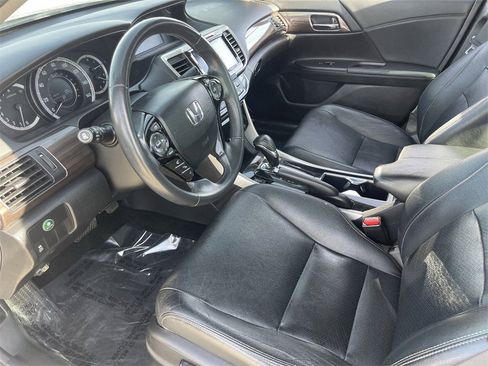 Certified 2017 Honda Accord EX-L image 20