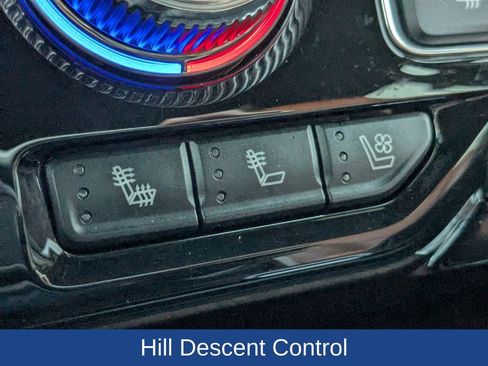 Used 2024 GMC Yukon Denali Ultimate image 25