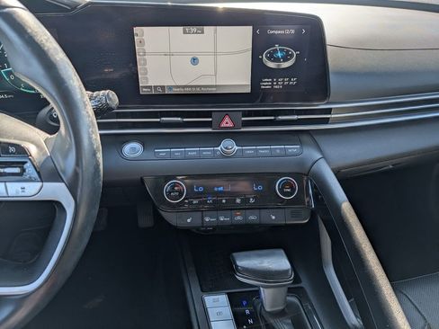 Used 2022 Hyundai Elantra Limited FWD image 22