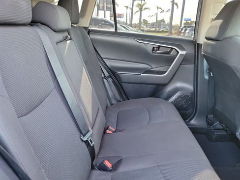 Used 2020 Toyota RAV4 LE FWD image 15