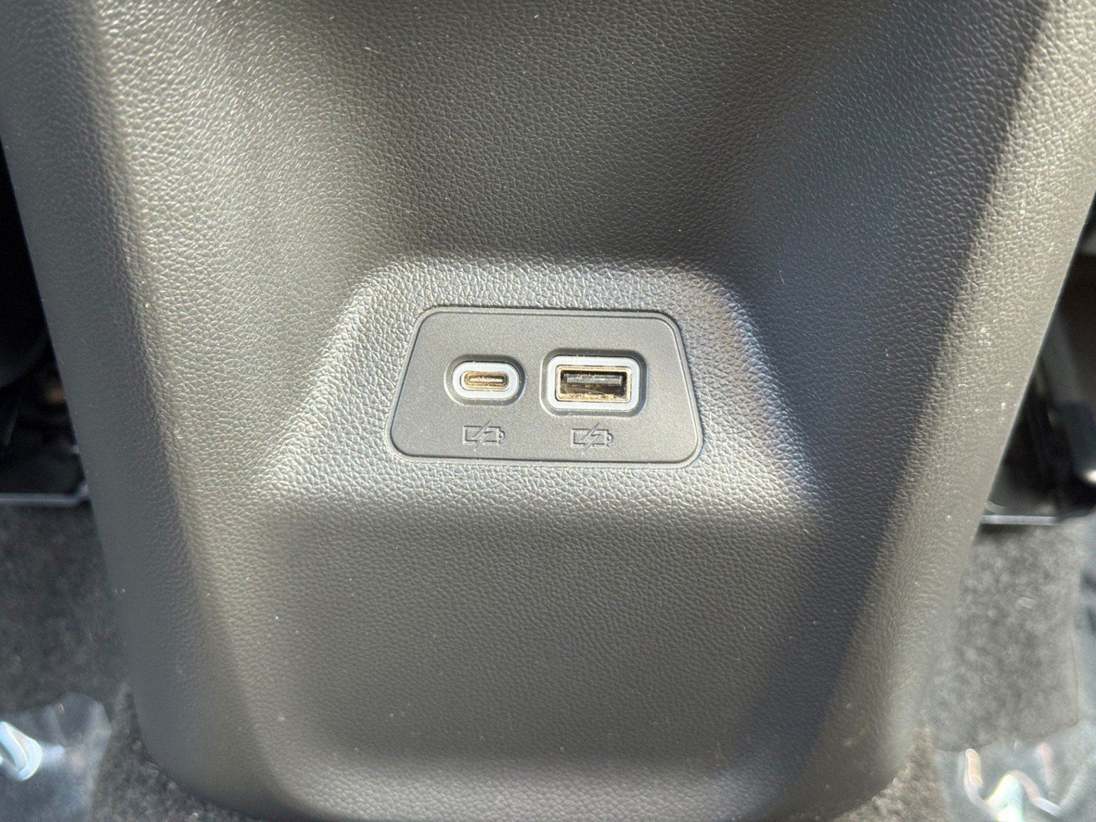 Used 2022 Buick Envision Essence w/ Sport Touring Package FWD image 34