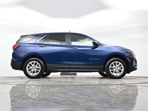 Used 2023 Chevrolet Equinox LT image 30