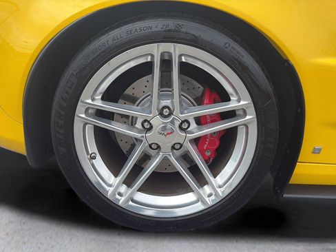 Used 2006 Chevrolet Corvette Z06 w/ Preferred Equipment Group RWD image 48