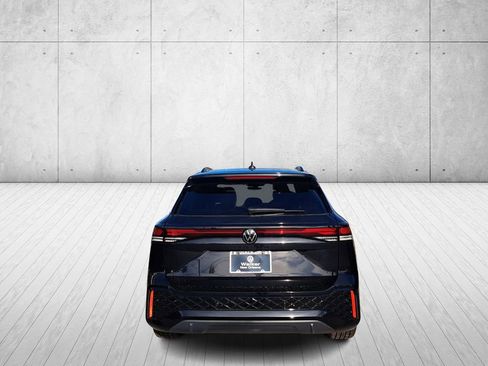 New 2026 Volkswagen Tiguan SE R-Line image 5