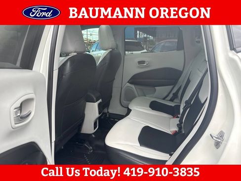 Used 2018 Jeep Compass Limited w/ Navigation Group AWD/4WD image 14