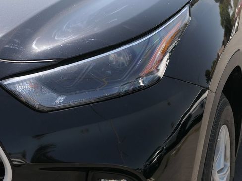 Used 2024 Toyota Highlander LE FWD image 6