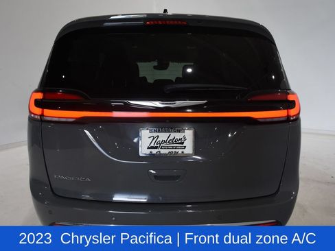 Used 2023 Chrysler Pacifica Touring-L FWD image 5