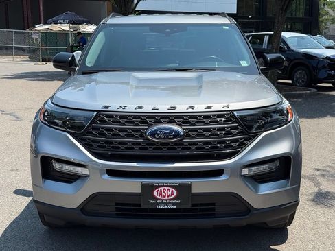 Used 2023 Ford Explorer XLT w/ Equipment Group 202A AWD/4WD image 3