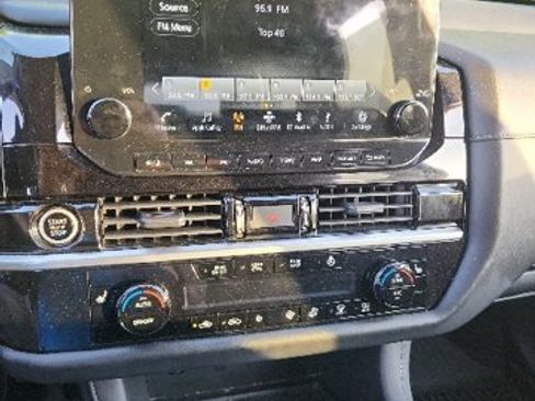 Used 2023 Nissan Pathfinder SL w/ Lighting Package (N92) AWD/4WD image 17