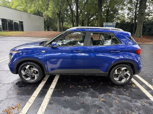 Used 2023 Hyundai Venue SEL w/ Cargo Package FWD image 8