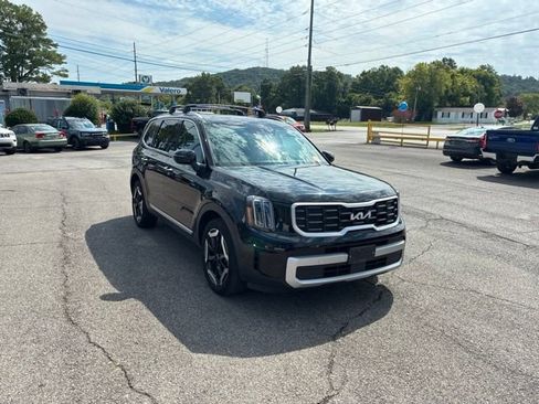 Used 2025 Kia Telluride S AWD/4WD image 2