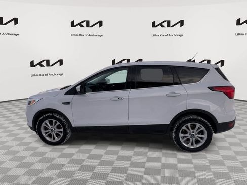 Used 2019 Ford Escape SE image 5