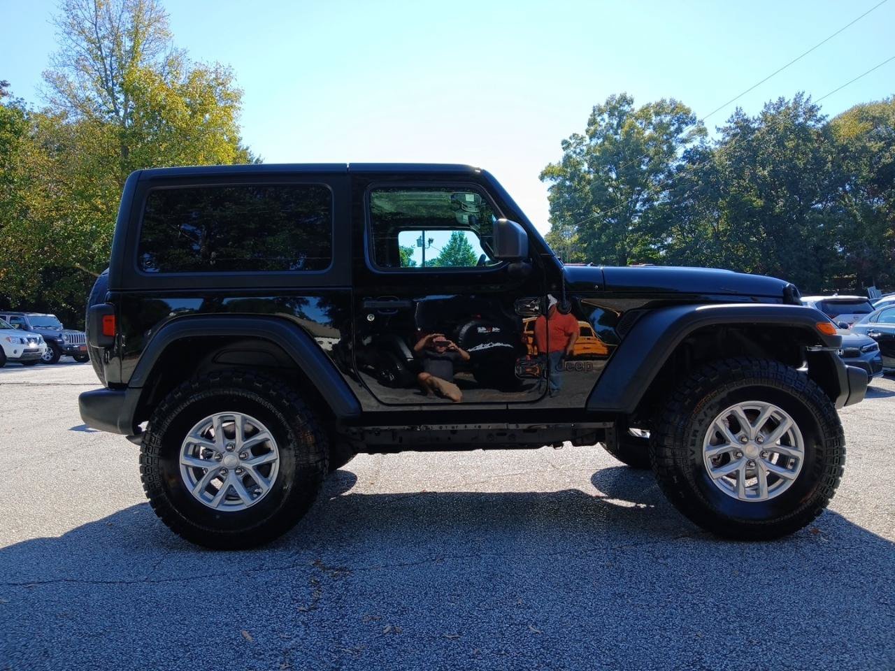 Used 2023 Jeep Wrangler Sport AWD/4WD image 5