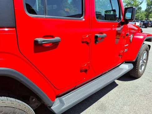 Used 2020 Jeep Wrangler Unlimited Sahara AWD/4WD image 9