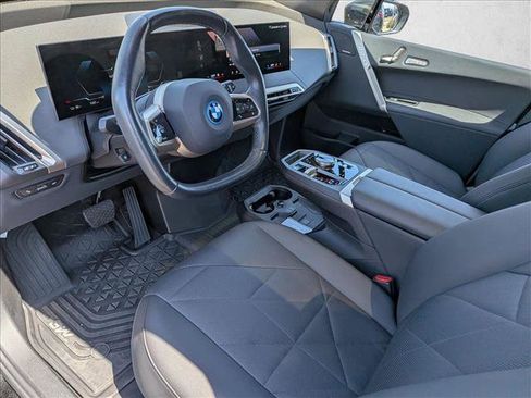 Used 2024 BMW iX xDrive50 w/ Premium Package AWD/4WD image 10