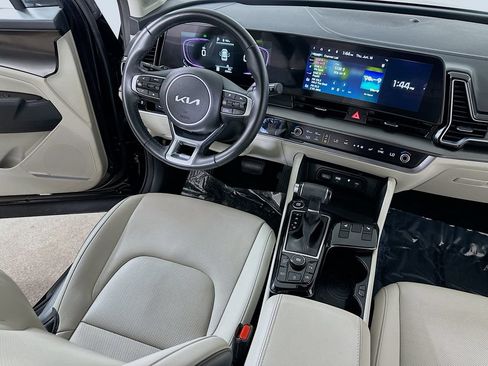 Used 2025 Kia Sportage EX FWD image 17