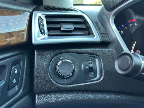 Used 2016 Cadillac SRX Luxury FWD image 24