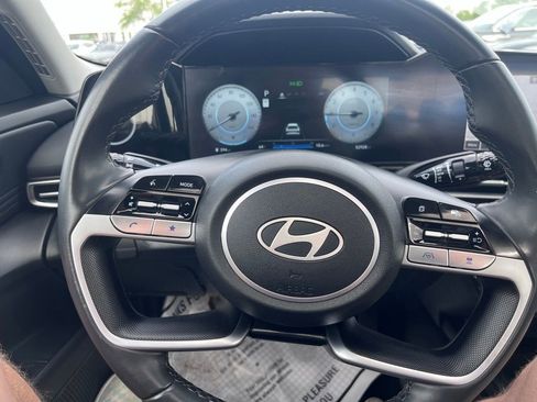 Used 2024 Hyundai Elantra Limited FWD image 16